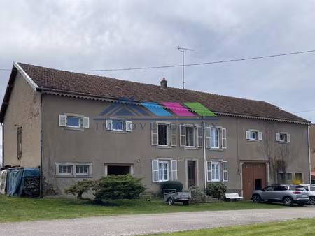 pres des lacs de pierre percee : tres grande maison a fort