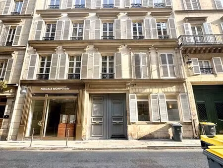 bureau tres bel emplacement