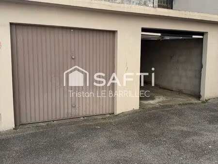 box 16 m2 sécurisé en hypercentre de nîmes  dans un quartier recherché.