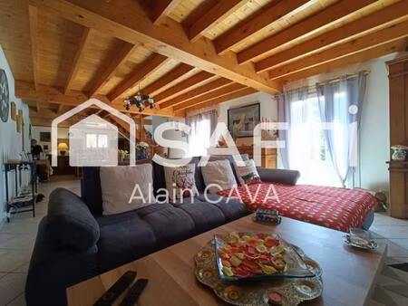 maison de 128m² sur 2 niveaux sur 1720m² de terrain entièrement plat et arboré avec garage