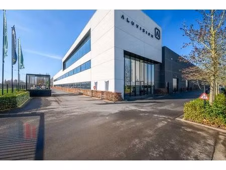 immeuble commercial exclusif et de grande qualité avec bu...