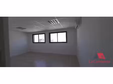 location locaux professionnels 2 pièces 35.77 m² à marseille 9ème (13009)  630 €