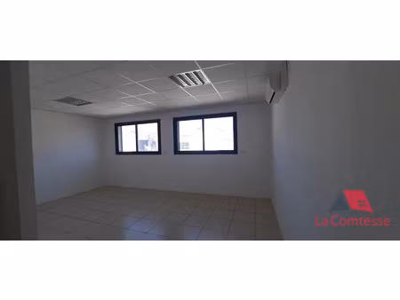 location locaux professionnels 2 pièces 35.77 m² à marseille 9ème (13009)  770 €