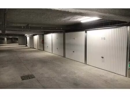 location stationnement  25 m² t- à crécy-la-chapelle  172 €