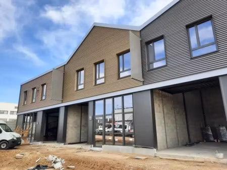 local d'activités de 179m²