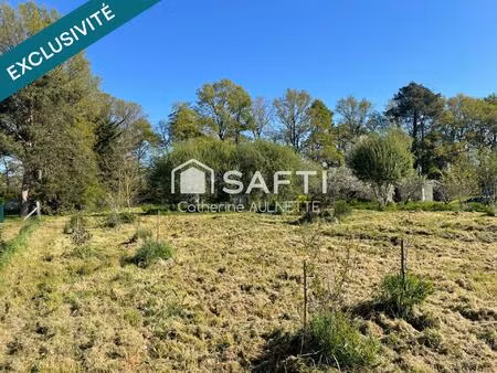 terrain de 2233 m² constructible et viabilisé