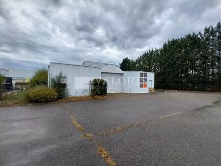 location commerce 900 m² à béligneux (01360)