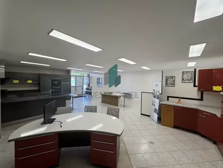 local commercial a louer