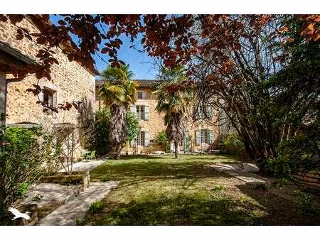 vente maison 8 pièces 550 m² nontron (24300)