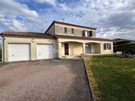 maison de 150 m² à auvillar