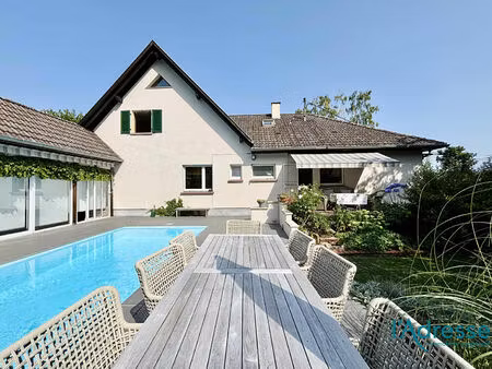 vente maison 8 pièces  194.00m²  husseren