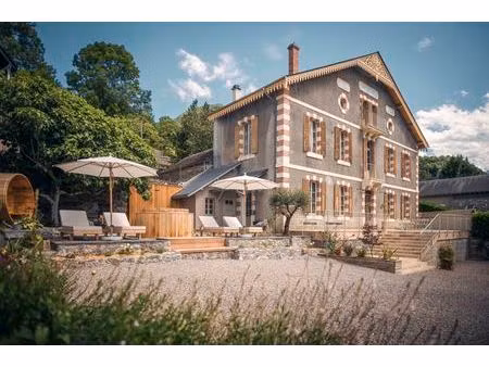 vente propriété 6 pièces 235m2 beaucens 65400 - 1508000 € - surface privée