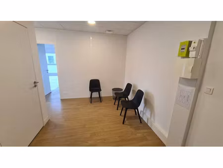 location bureau 15 m² à saint-jean-de-luz (64500)