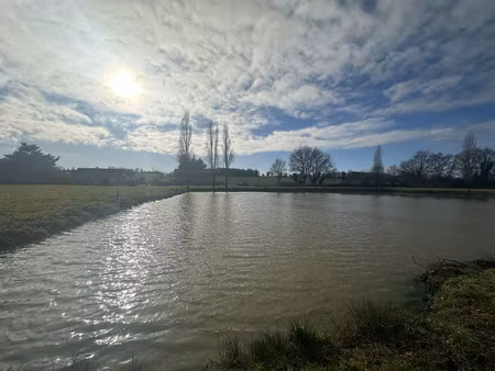 fermette avec étang