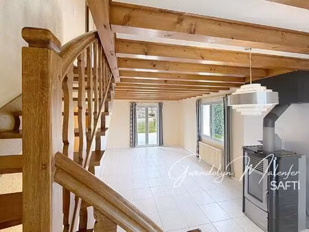 grande maison familiale avec terrain plat de plus de 3500 m² – un vrai coin de tranquillit