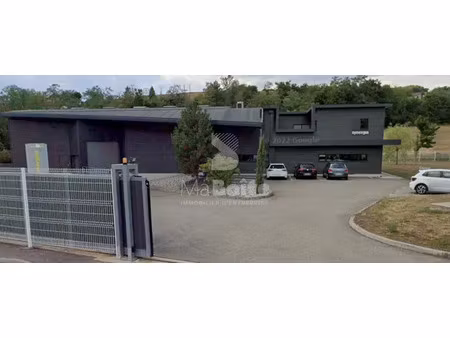 exclusif 10 'minutes st etienne / batiment de qualite sur zone