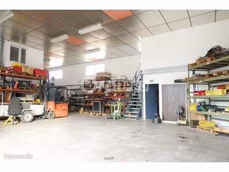 local d'activité 329 m²