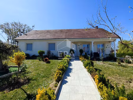 maison le deschaux 5 pièce(s) + sous-sol entièrement aménagé + dépendances...