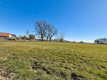 terrain constructible au calme !