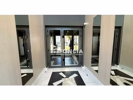 appartement t3 en rdc avec terrasse privative