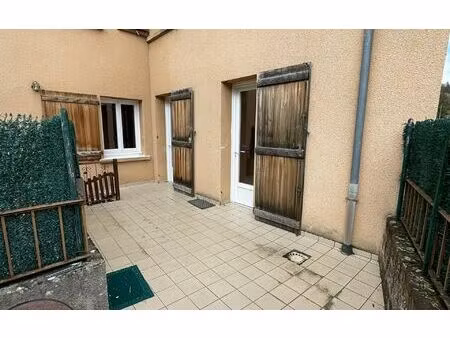 location maison  64.52 m² t-3 à marcillac-vallon  635 €