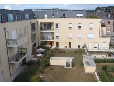 bel appartement lumineux avec terrasses