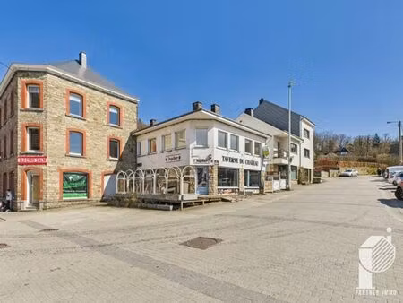 immeuble mixte  un rez commercial et un appartement.