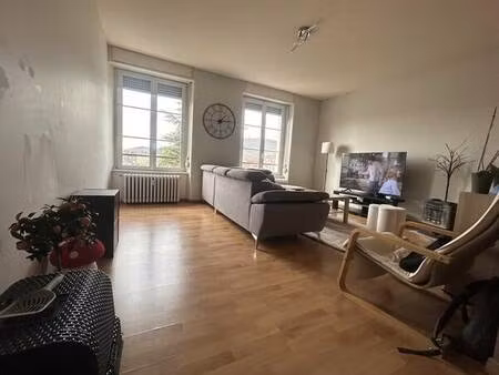 f3  appartement 3 pièces  de 64 m2  au 3ème étage à belfort (90000)