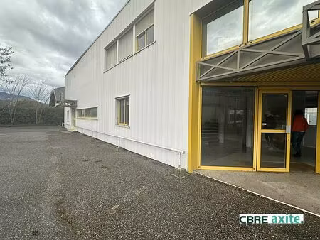 location local d'activités la ravoire 470 m²
