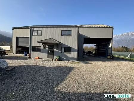 location local d'activités laissaud 586 m²