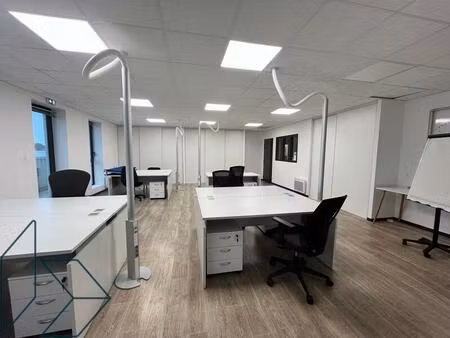 location bureau 171 m² à vannes (56000)