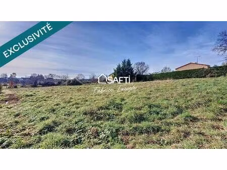 terrain constructible 2207 m²