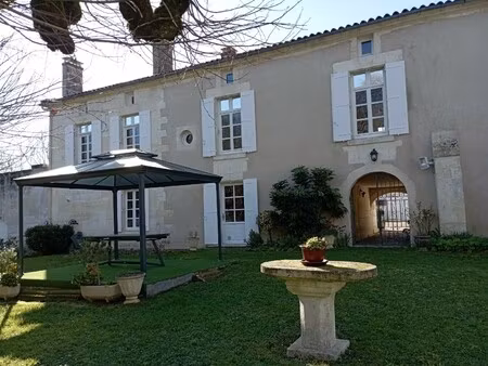 propriété à vendre à bourg-charente