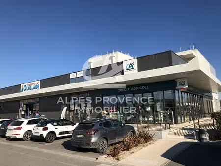 location bureau 810 m² à pertuis (84120)