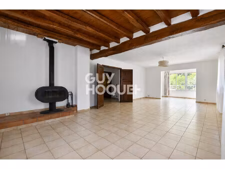 villa avec studio independant  garage et jardin