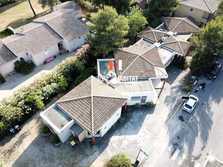 poulx 30320 batiment locaux habitation