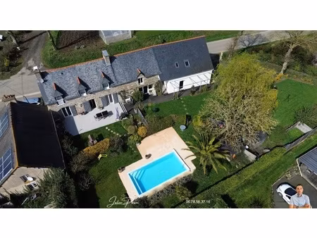 maison 11 pièces - 249 m²