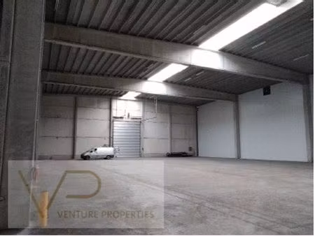 magazijn met laadkade en kantoor te kapellen op gunstige ...