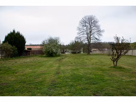 terrain à bâtir de 976 m2 à lamothe-montravel belle opport