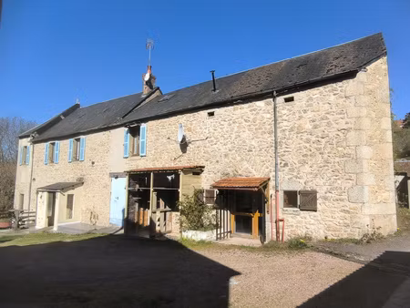 ancien moulin avec dépendances en cours de rénovation