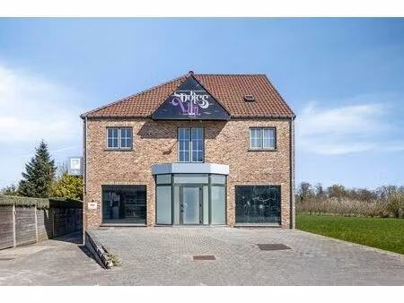 immeuble commercial à rénover à sint-truiden