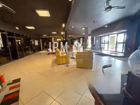 a louer local commercial de 230 m² - 13110 port de bouc