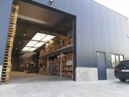 unité pme de 457 m² stratégiquement située à vendre