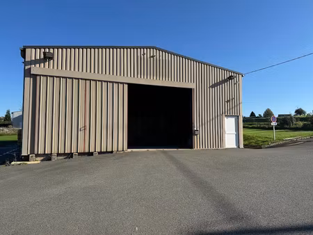 location locaux professionnels 261 m² à bénévent-l'abbaye (23210)  1 200 €