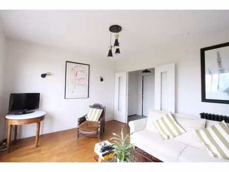 vue dominante sur le val de loire  appartement rénové