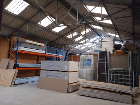 53 château gontier  local d'activité 230 m2 à louer