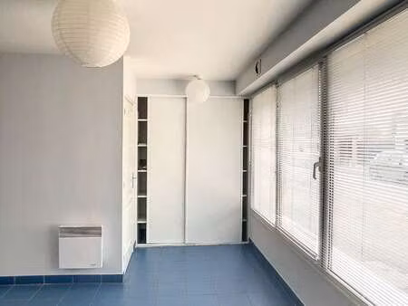 location bureaux et commerces à saint-brieuc (22000) : à louer / 60m² saint-brieuc