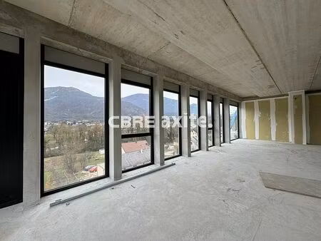 location bureau challes les eaux 125 m²