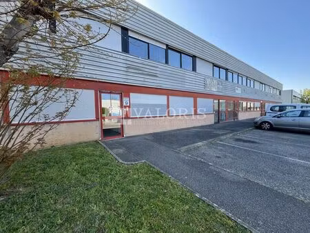 location commerce 718 m² à vaulx-en-velin (69120)