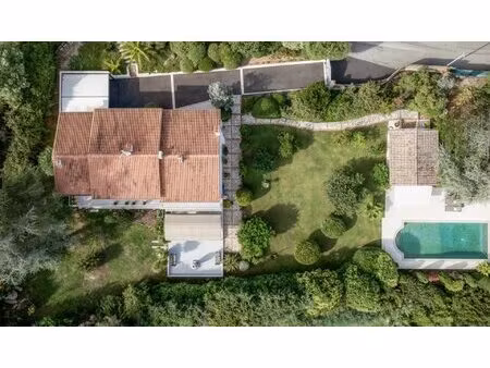 a vendre - charmante villa provençal rénovée - vue mer - a pied des commerces - la...